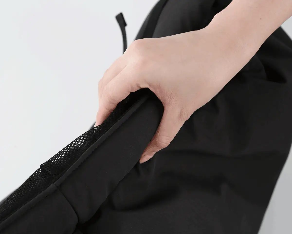 AMY LOVES PET | Daysling Crossbody Bag in Grey - Image 10