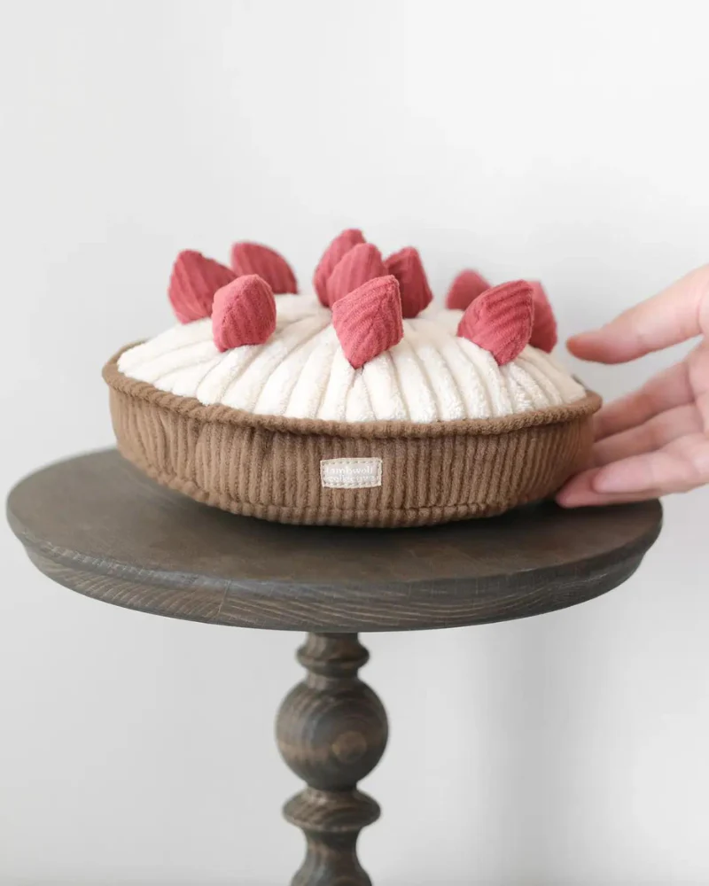 Berry Pie Snuffle Squeaky Dog Toy - Image 4