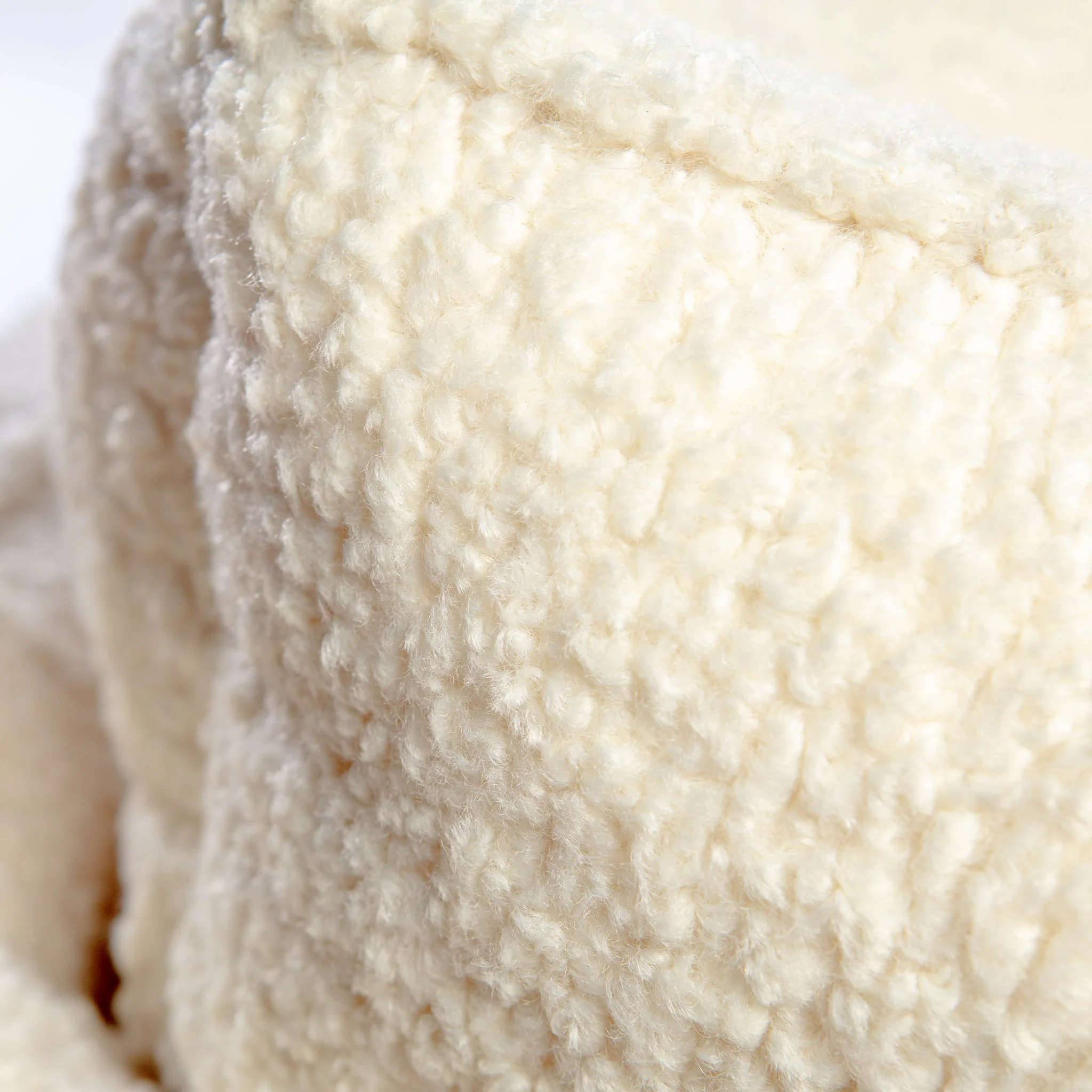 Urban Lounger in Ivory Sheepskin (Direct-Ship) - Image 4