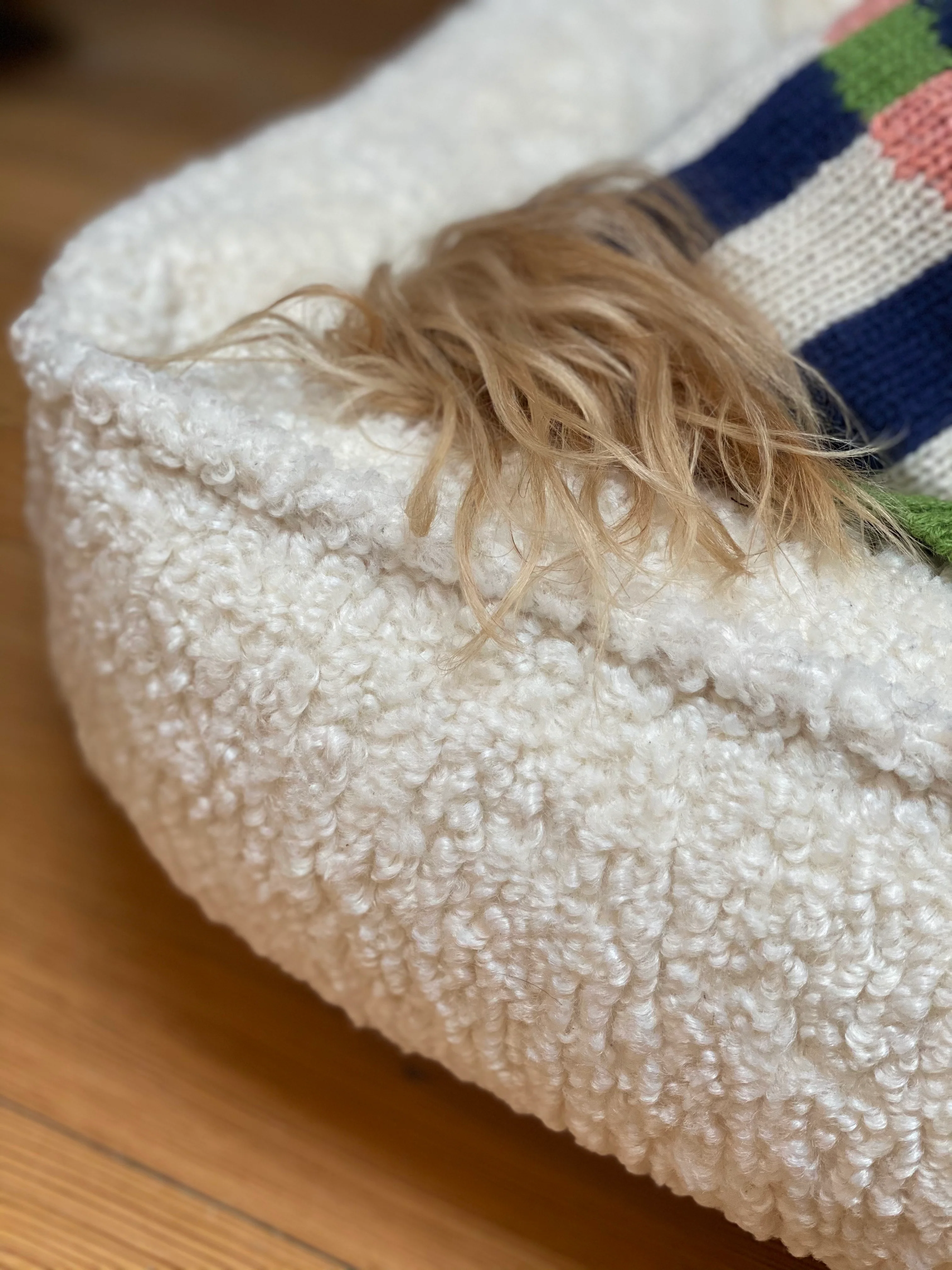 Urban Lounger Dog Bed in Ivory Sheepskin (In-Store) - Image 6