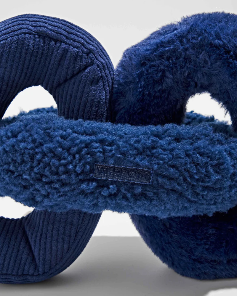 Chew Chain Squeaker Dog Tug Toy in Navy - Image 4