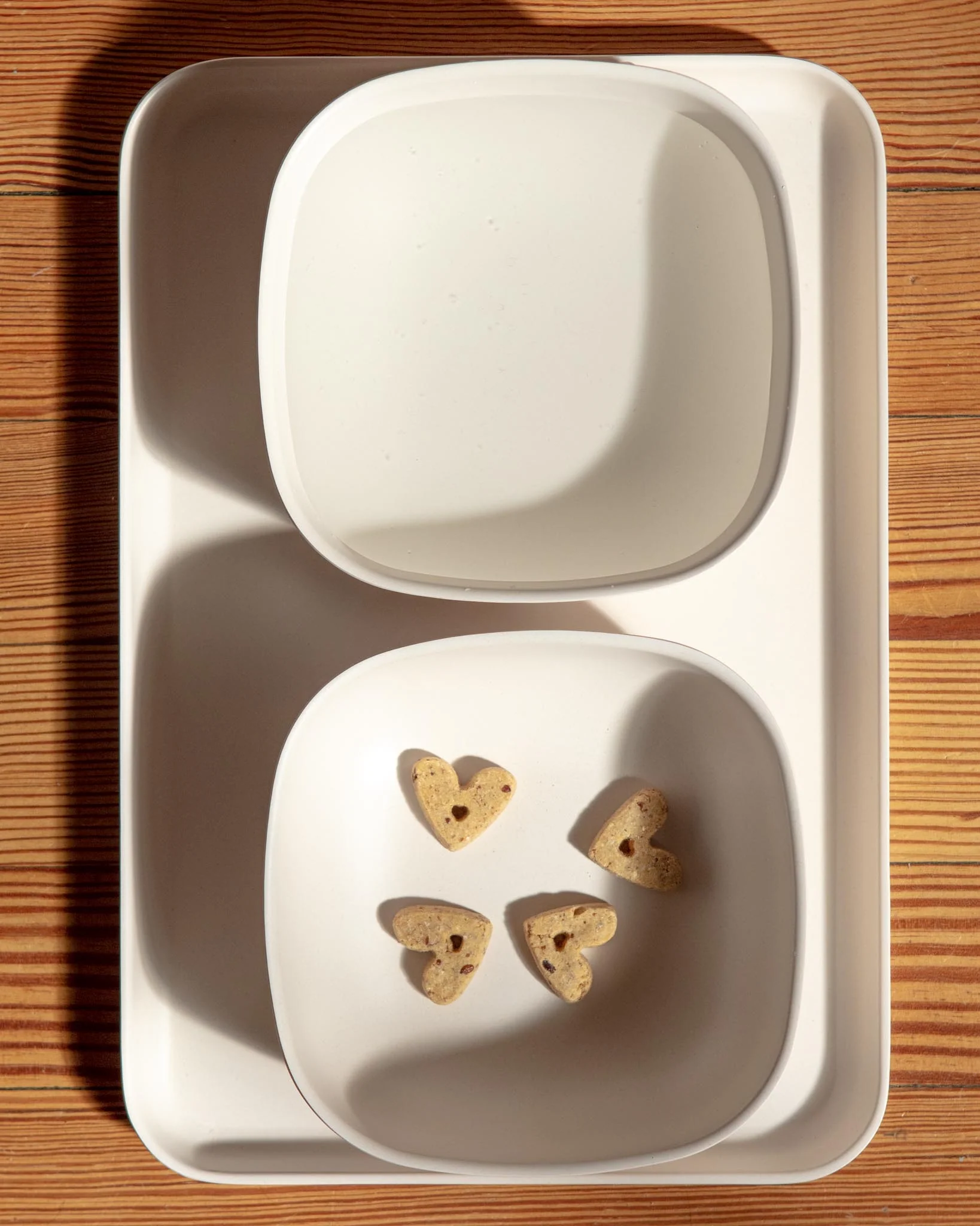 Fresco Dog Bowl Tray in White - Image 2