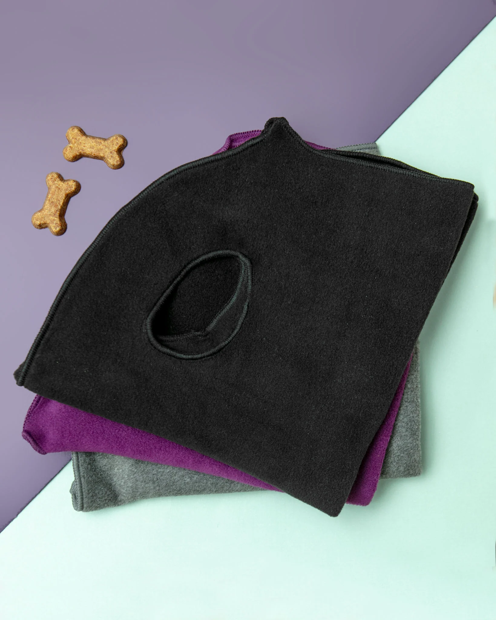 Pullover Stretch Dog Fleece in Black - Image 4