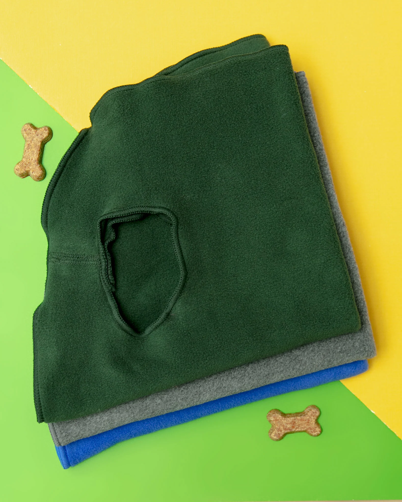 Pullover Stretch Dog Fleece in Hunter Green - Image 4