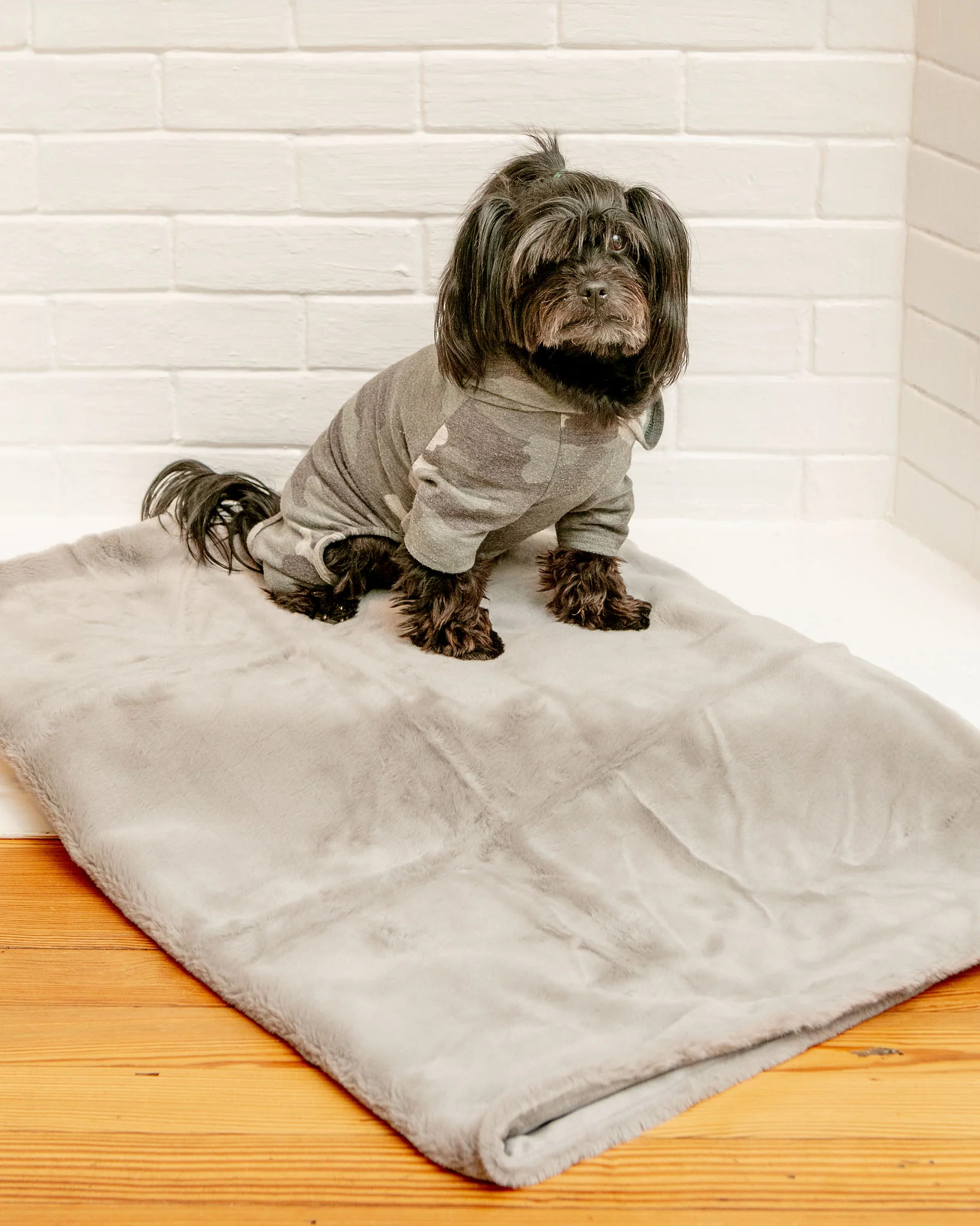 Luxe Grey Faux Fur Dog Blanket (Made in the USA) << FINAL SALE >> - Image 4