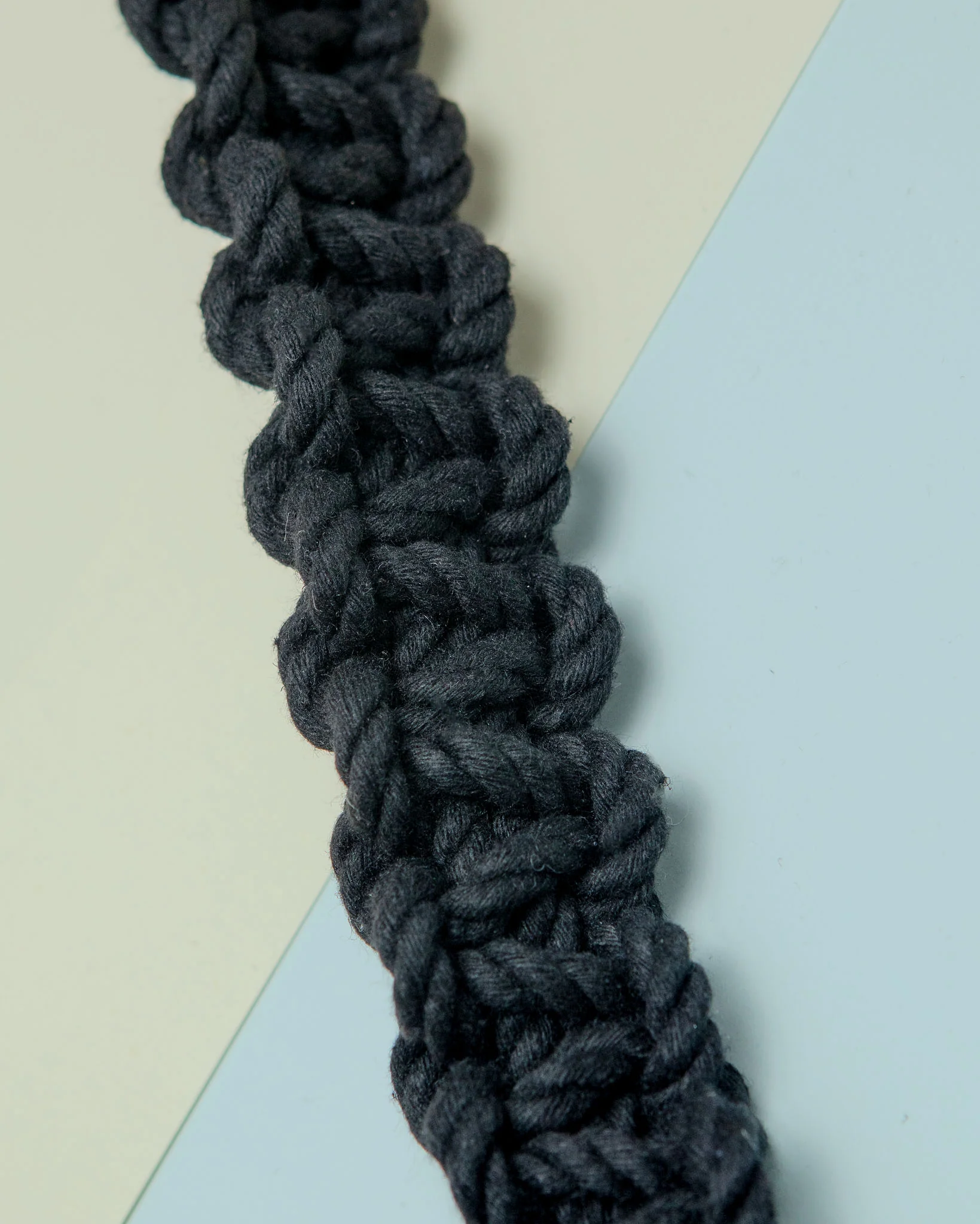 Macrame Seat Belt Dog Restraint in Black (Made in the USA) - Image 4
