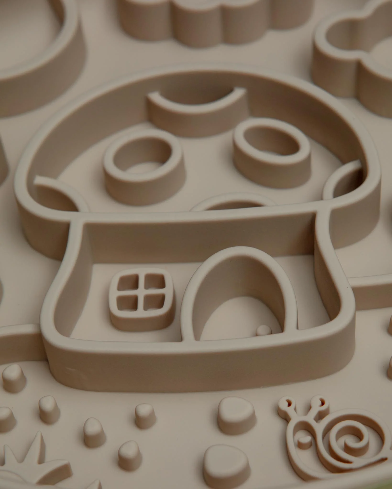 Mushroom Slow Feeder in Cloud for Dogs and Cats - Image 2