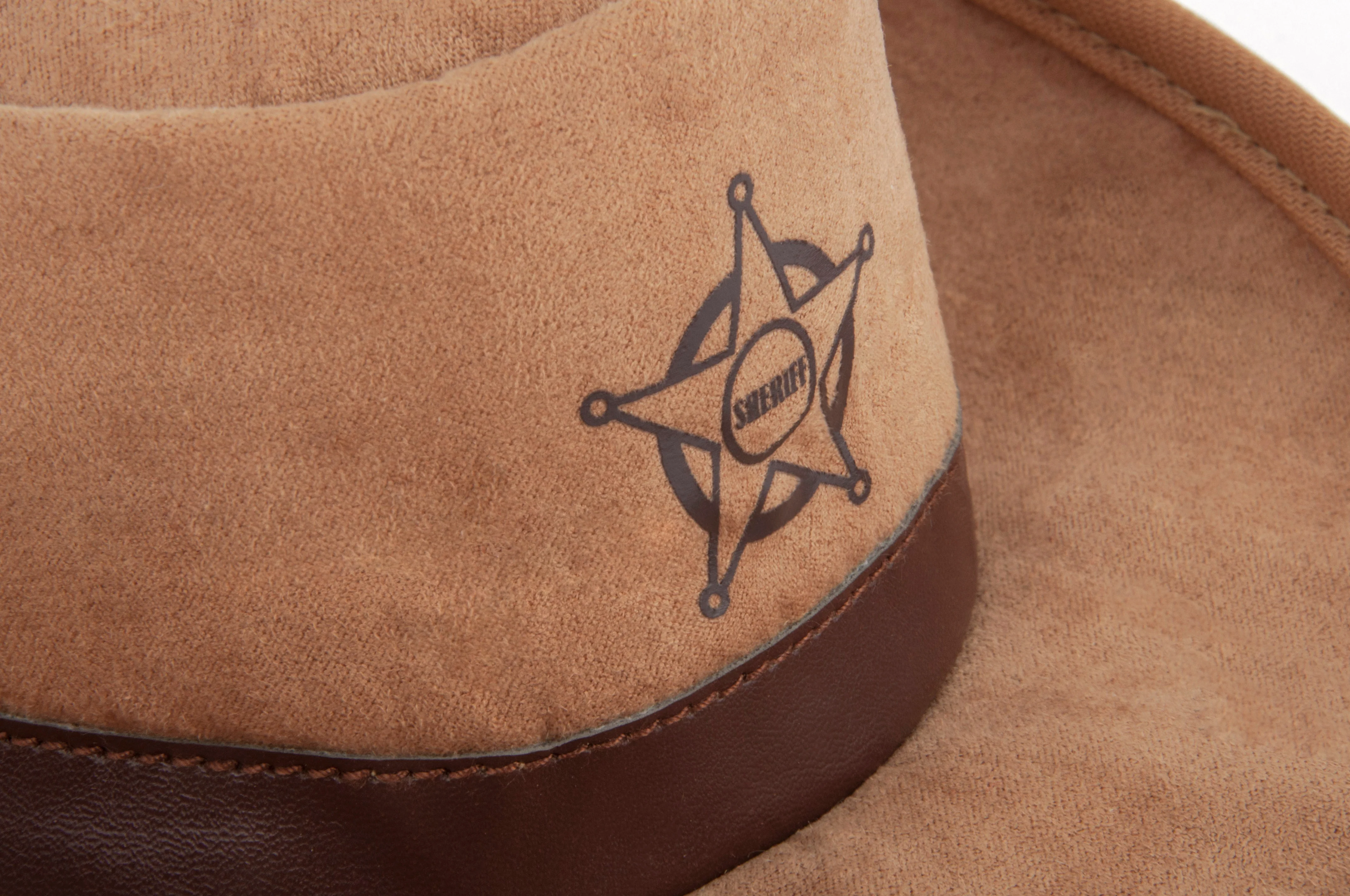 P.L.A.Y. | Mutt Hatter Sheriff Hat Toy - Image 3