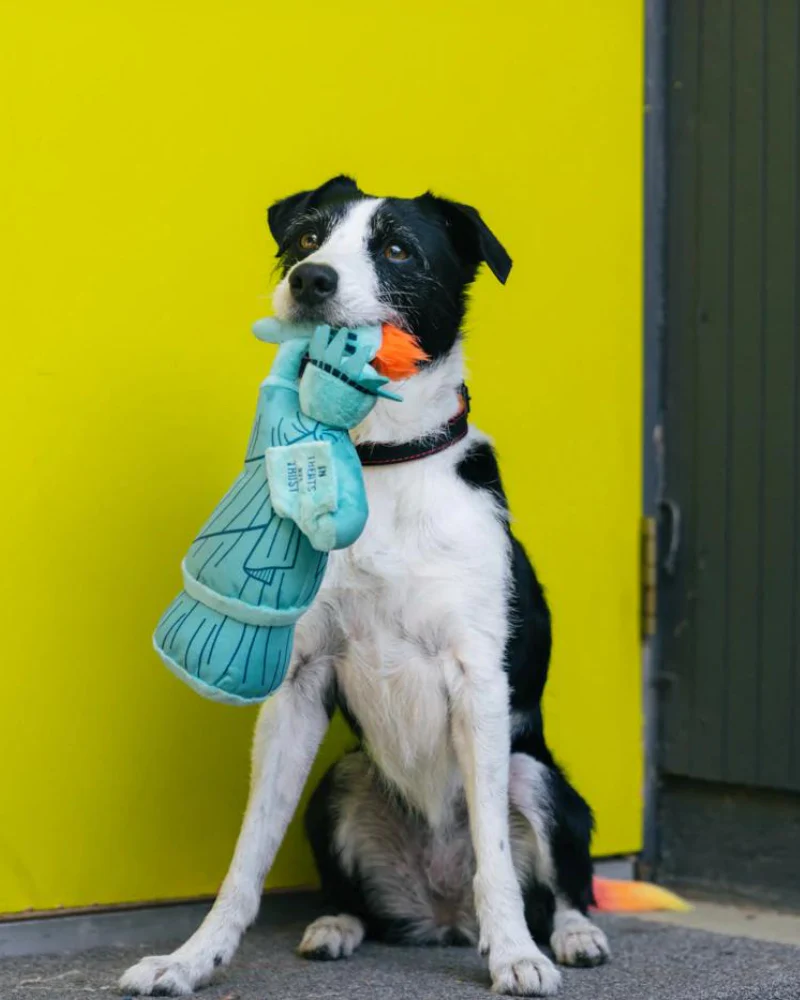 Statue of Liberty Squeaky Plush Dog Toy - Image 5