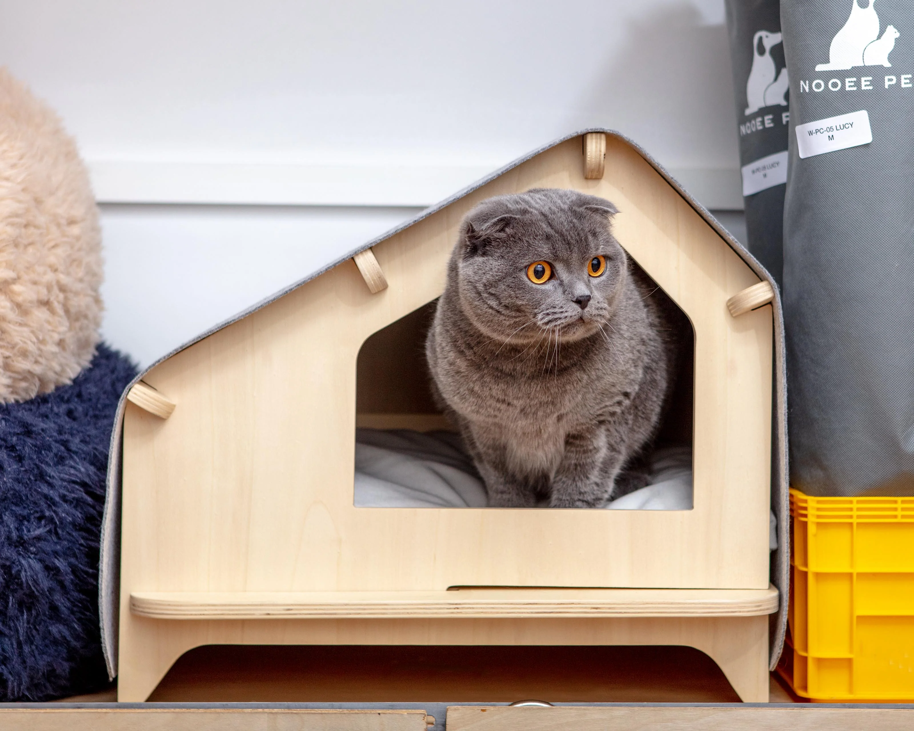 The Little Pet Cabin in Light Grey (FINAL SALE) - Image 8