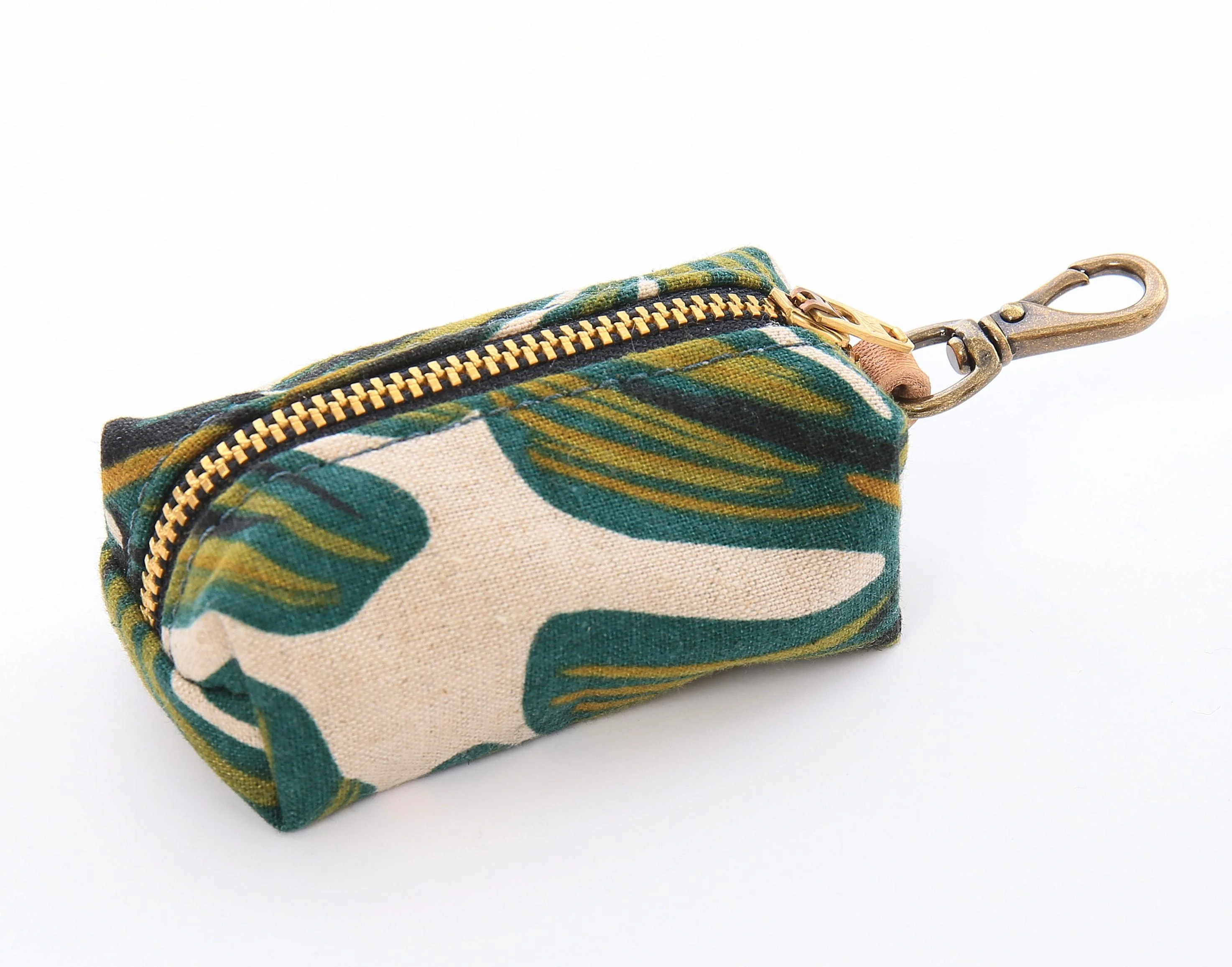 THE FOGGY DOG | Monstera Leaves Leash Bag - Image 2
