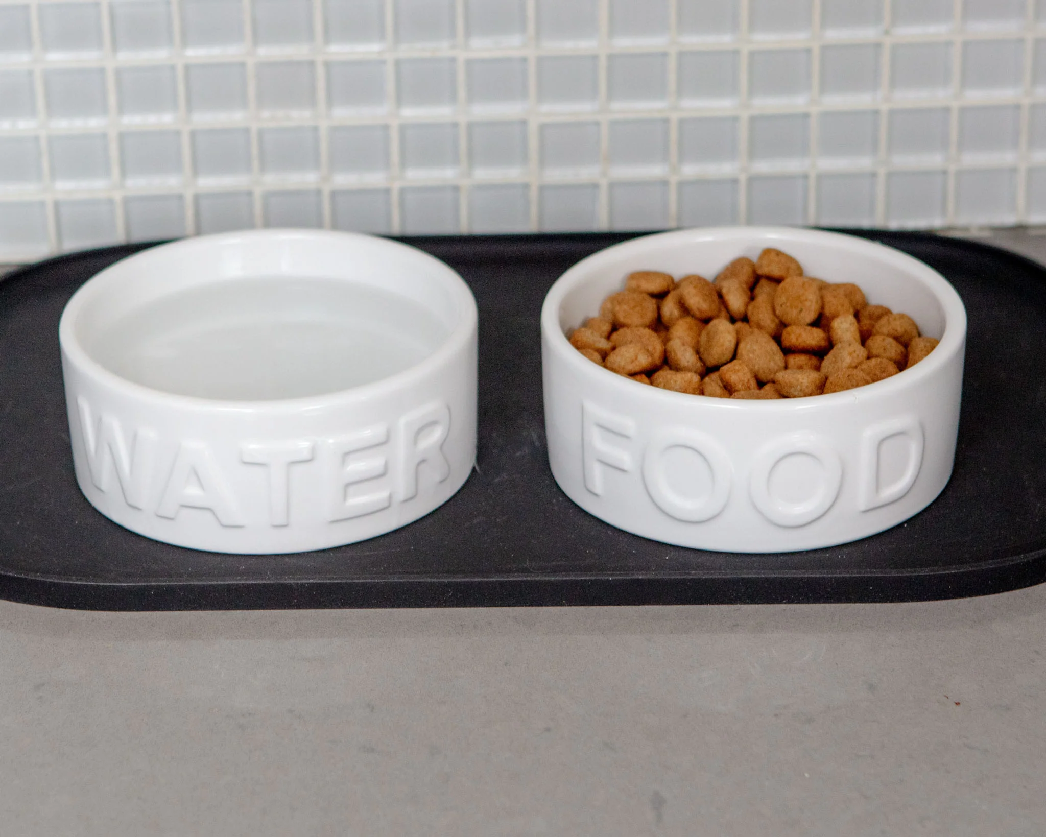 Classic Water Ceramic Pet Bowl in White - Image 3